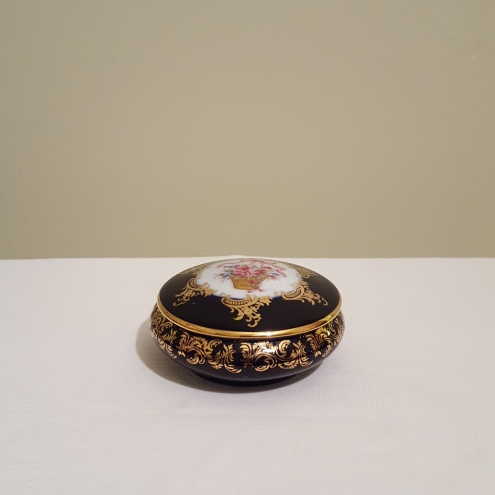 LIMOGES CASTEL France trinket